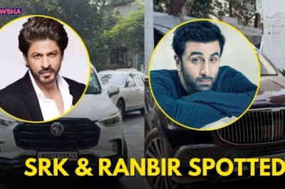 Shah Rukh Khan & Ranbir Kapoor With Family Spotted In The City | WATCH - News18