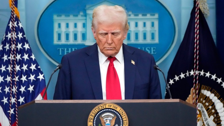 US plane crash: Donald Trump questions chopper pilot's role; blames Obama, Biden for lowering air safety standards