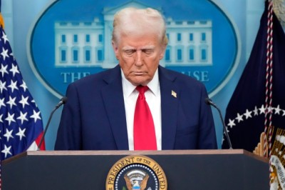 US plane crash: Donald Trump questions chopper pilot's role; blames Obama, Biden for lowering air safety standards