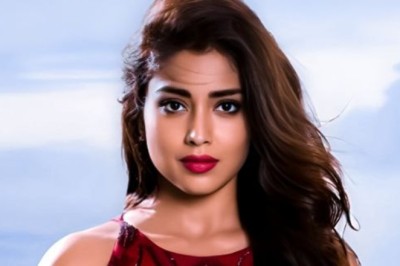 Actor Shriya Saran shares 4 simple habits and her go-to skincare routine that promise glowing, youthful skin