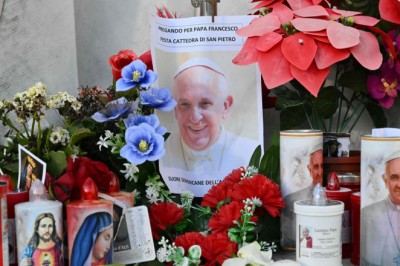Pope Francis's health worsens after prolonged respiratory crisis, confirms Vatican