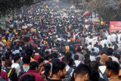 Maha Kumbh 2025 ends with 65 crore attendees, stampedes, viral stars like Monalisa | Recap