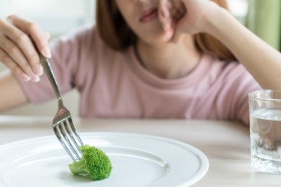 Want to lose 9 kg in 6 months? Weight loss coach shares 28 things you need to stop doing right now